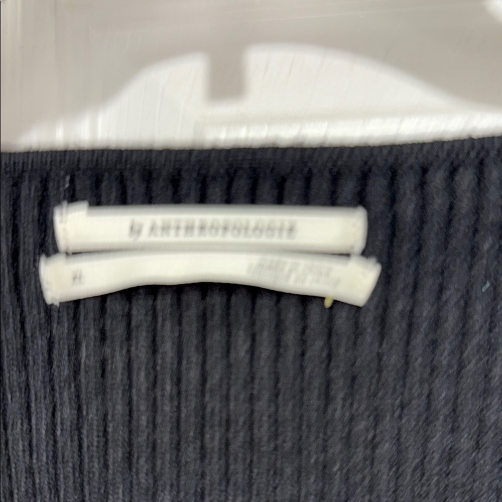 Anthropologie Elegant Black V-Neck Blouse - Picture 5 of 8
